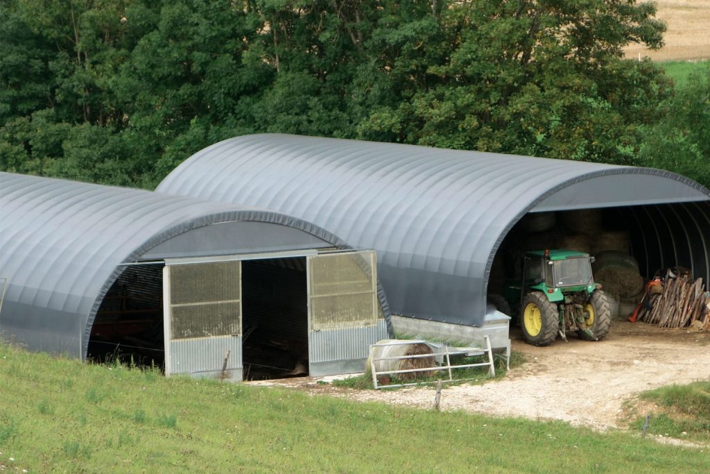 bâtiments agricole pour stockage de véhicule et matériel